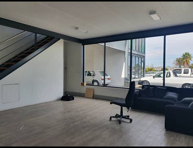 467M² FACTORY RENTED IN SAXENBURG PARK 2